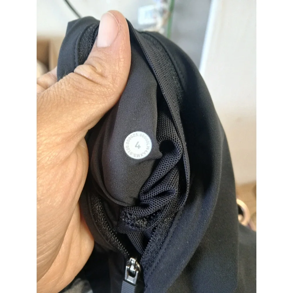 Lululemon mist over Windbreaker size 4 black full zip womens jacket